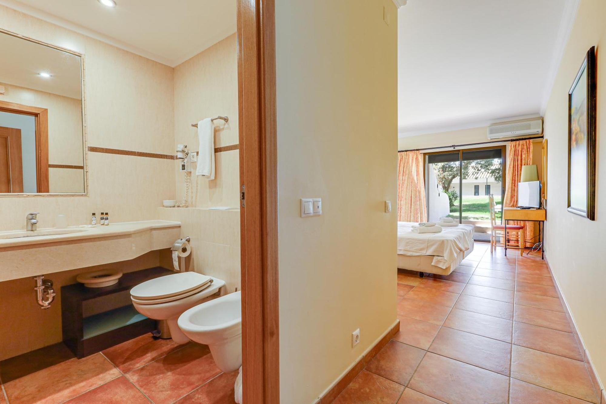 Apartment With 2 Bedrooms, 2M To The Beach Armação de Pêra Екстериор снимка