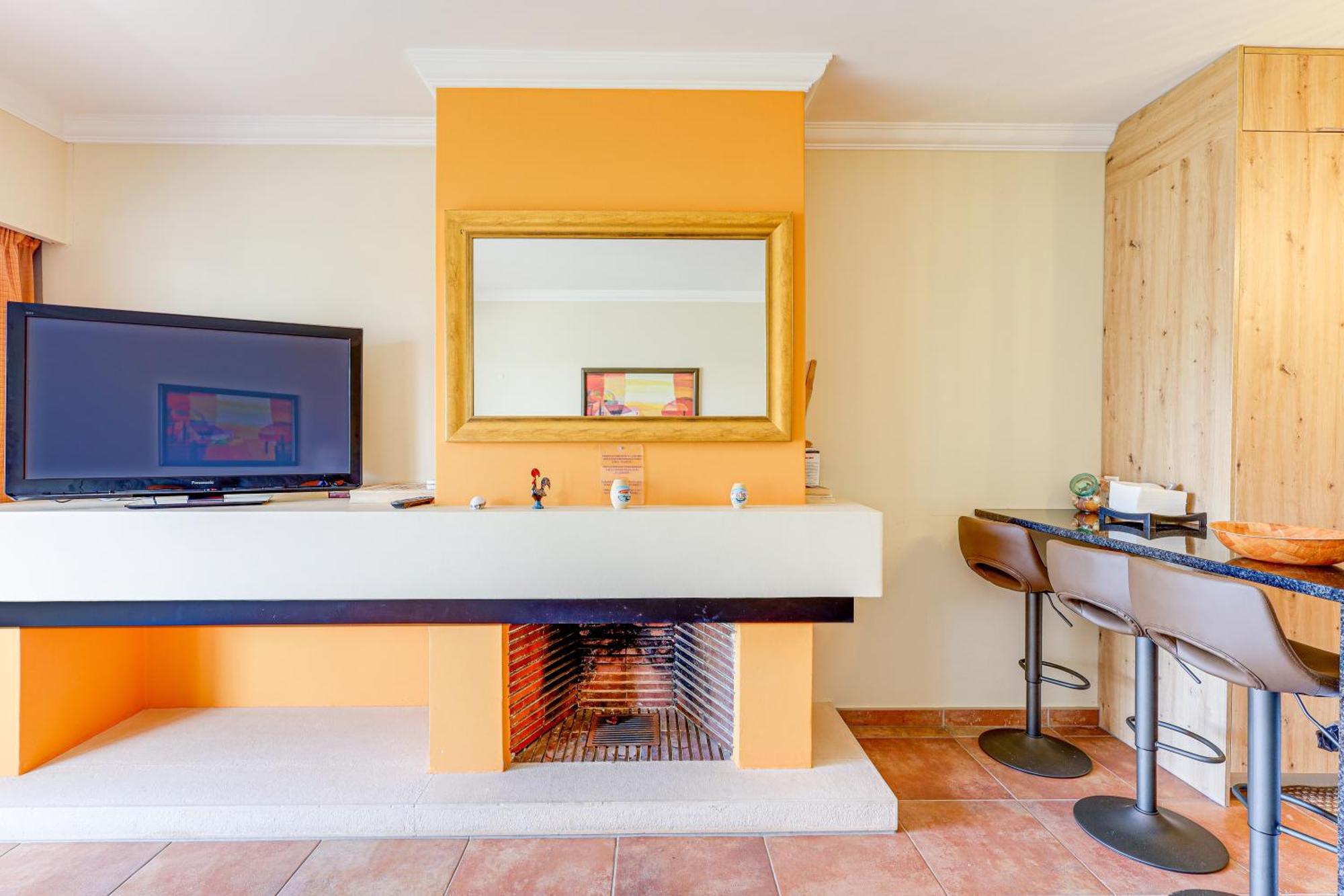 Apartment With 2 Bedrooms, 2M To The Beach Armação de Pêra Екстериор снимка