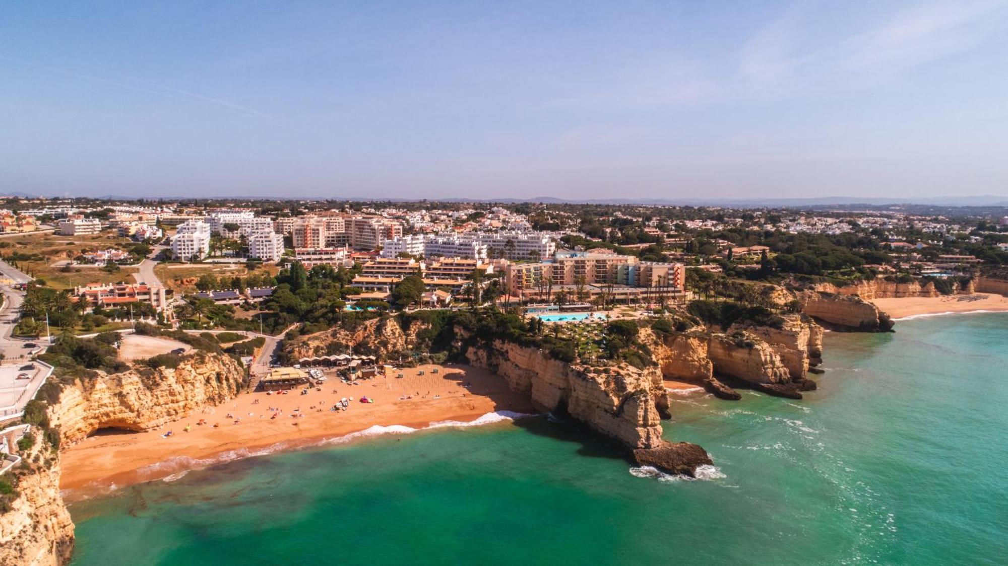 Apartment With 2 Bedrooms, 2M To The Beach Armação de Pêra Екстериор снимка