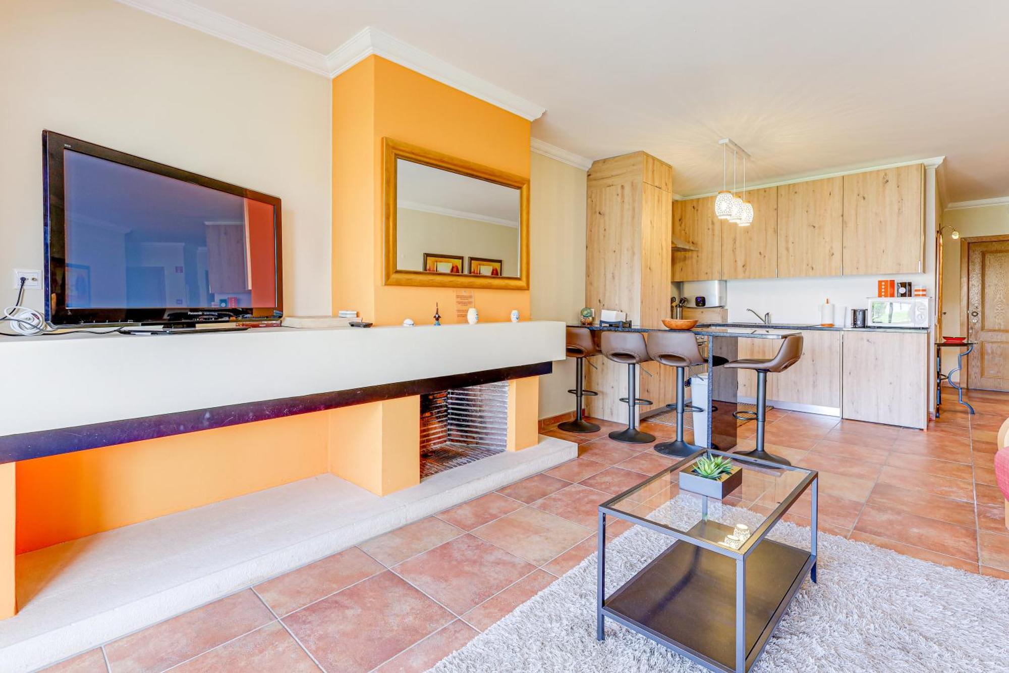 Apartment With 2 Bedrooms, 2M To The Beach Armação de Pêra Екстериор снимка