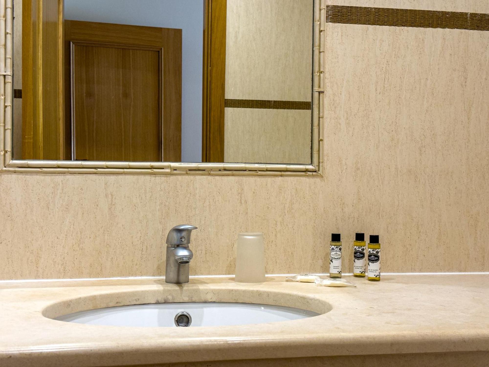 Apartment With 2 Bedrooms, 2M To The Beach Armação de Pêra Екстериор снимка