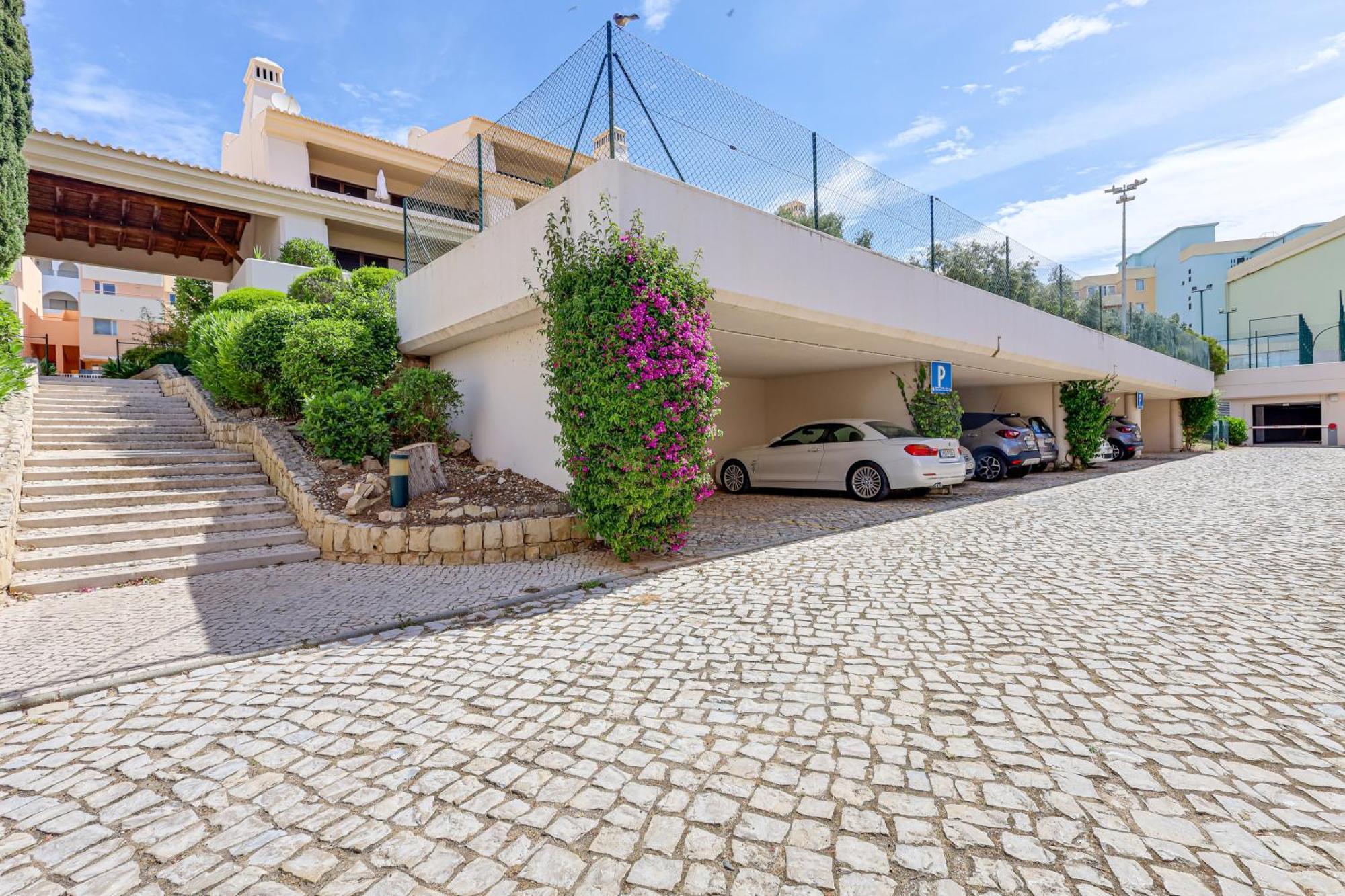 Apartment With 2 Bedrooms, 2M To The Beach Armação de Pêra Екстериор снимка